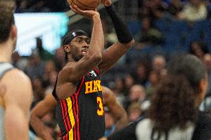 牛X！勒韦尔19中11砍25分3板5助3断1帽 末节爆砍16分&献读秒绝杀