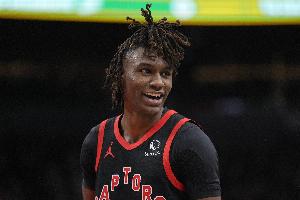 菜鸟丨猛龙贾科比冷血三分绝杀 卡斯尔17+4+6+2断 克内克特13分