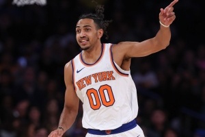 名记：老鹰计划与雅各布-托平签下一份双向合同