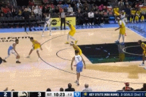 先发制人！特雷-杨开场4分钟内外开花独得10分打停步行者