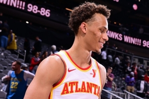 攻防俱佳！丹尼尔斯12中10砍下20分7板7助3断1帽 正负值+25