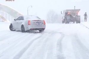 火箭和老鹰的比赛延期！亚特兰大这雪下得，连车子都走不动道了！