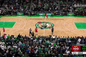 看慢动作谁问题？塔图姆和奥孔古激烈抢球冲突💥马祖拉进场鼓掌