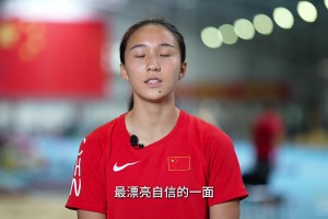 知道特雷-杨为啥运球那么犀利了吧