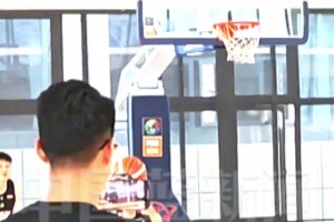 当浙BA请到了NBA四冠王格林，亲自上阵指导，立马见效秒进一球！